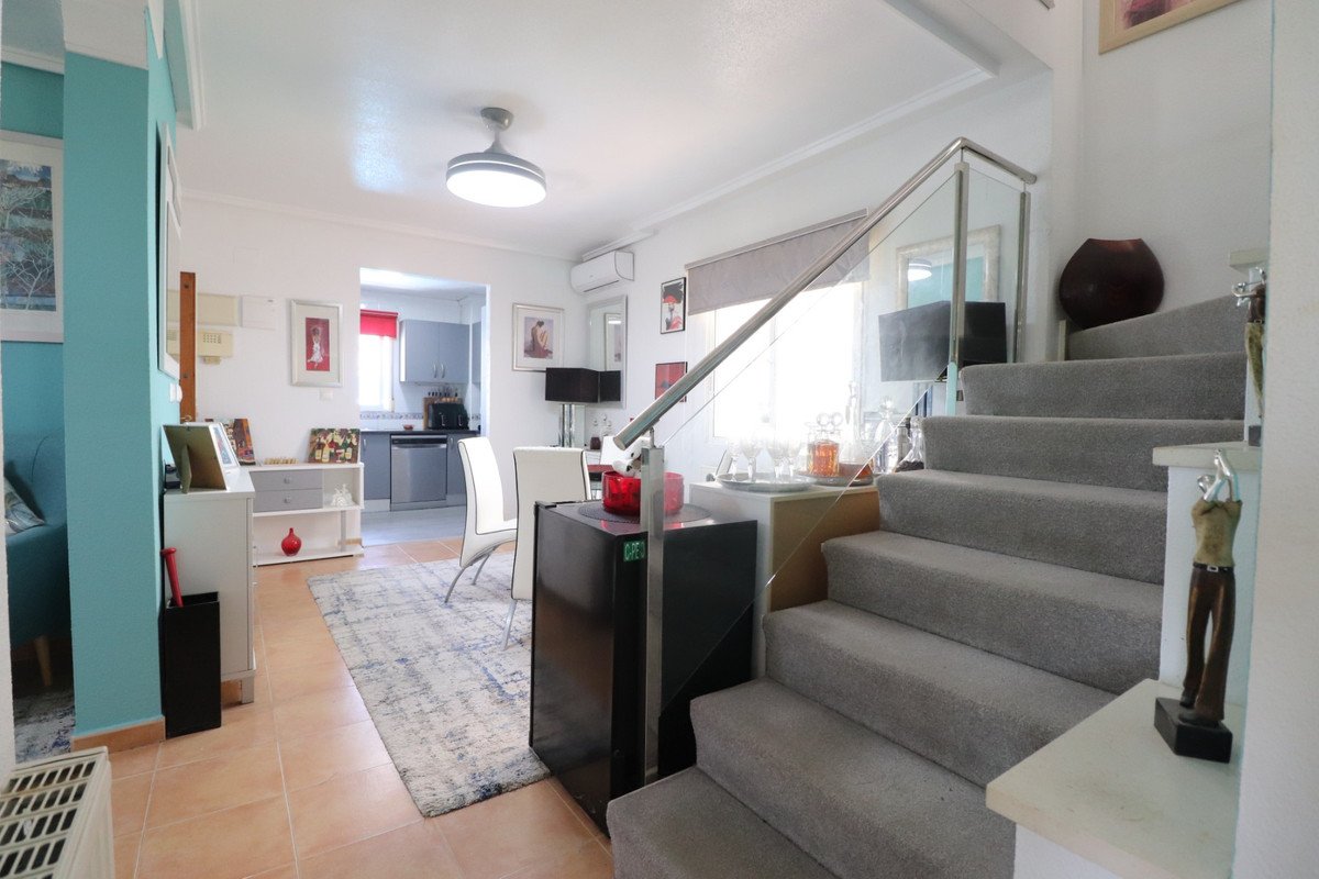 4 Bed Detached Villa in Algorfa