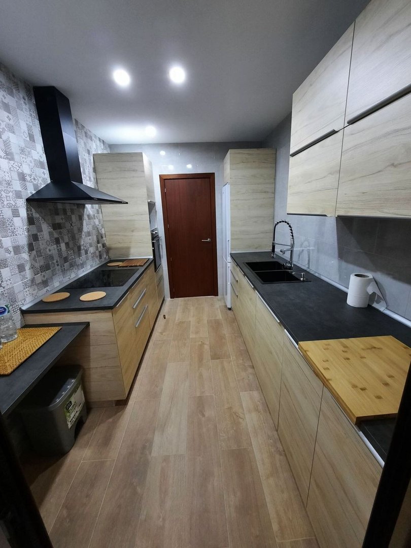 2 Bed Middle Floor Apartment in Estepona