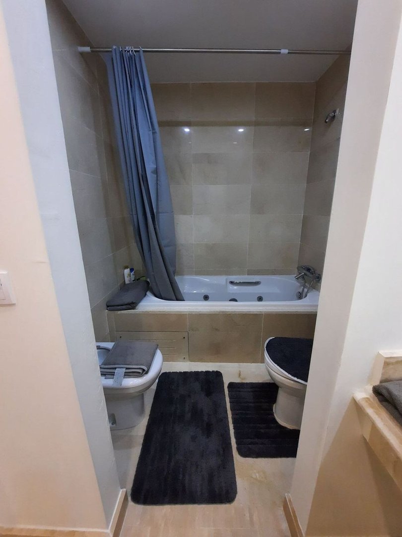 2 Bed Middle Floor Apartment in Estepona