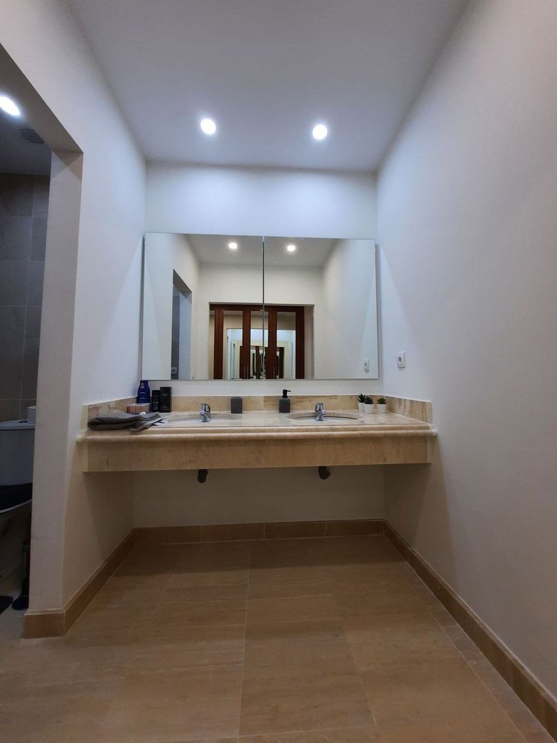 2 Bed Middle Floor Apartment in Estepona