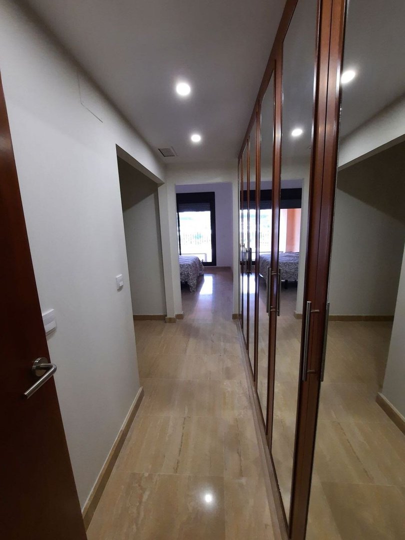 2 Bed Middle Floor Apartment in Estepona