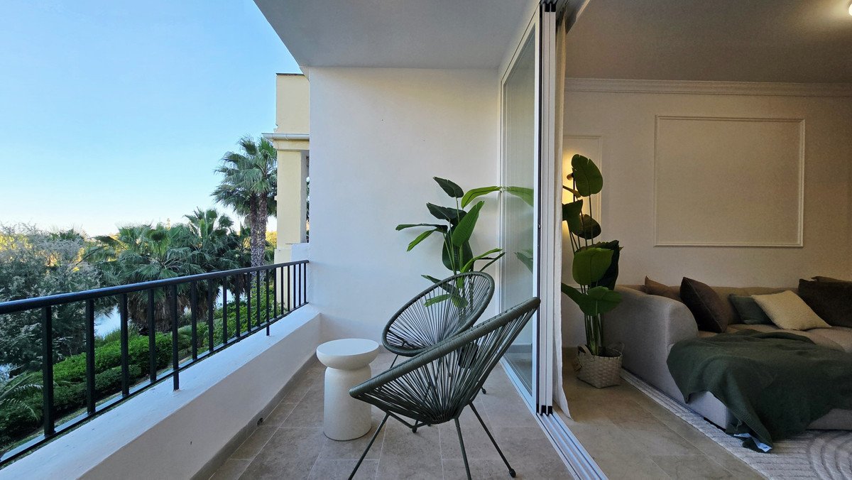 3 Bed Middle Floor Apartment in La Quinta