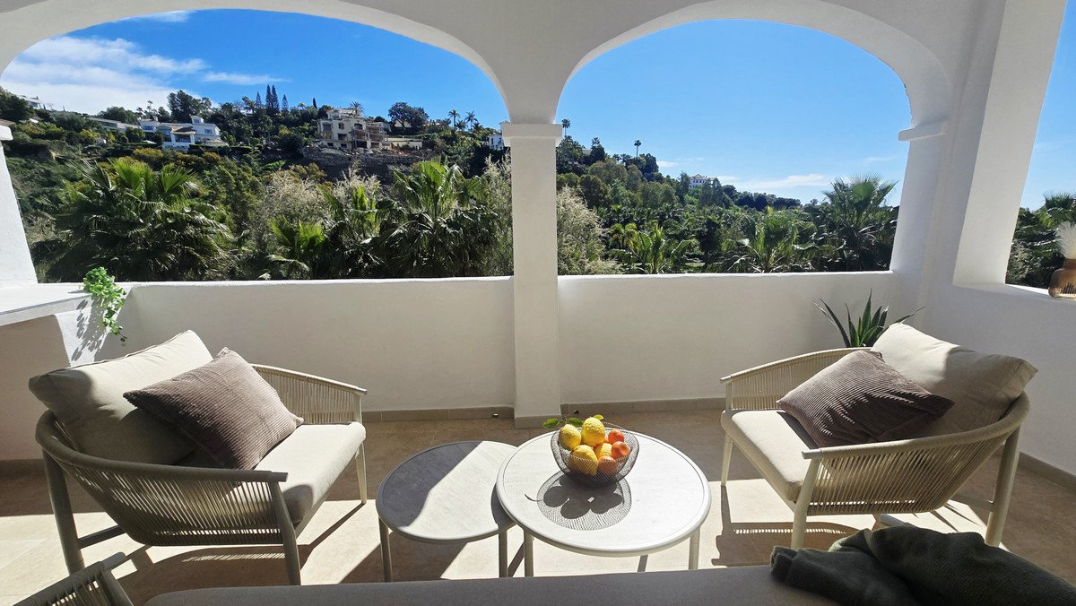 3 Bed Middle Floor Apartment in La Quinta