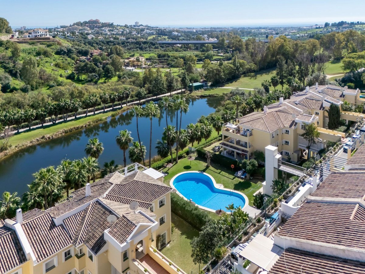 3 Bed Middle Floor Apartment in La Quinta