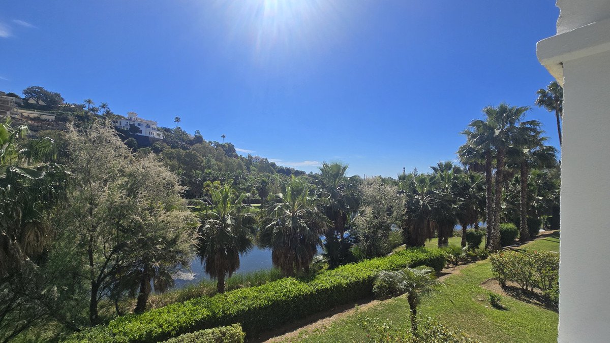 3 Bed Middle Floor Apartment in La Quinta