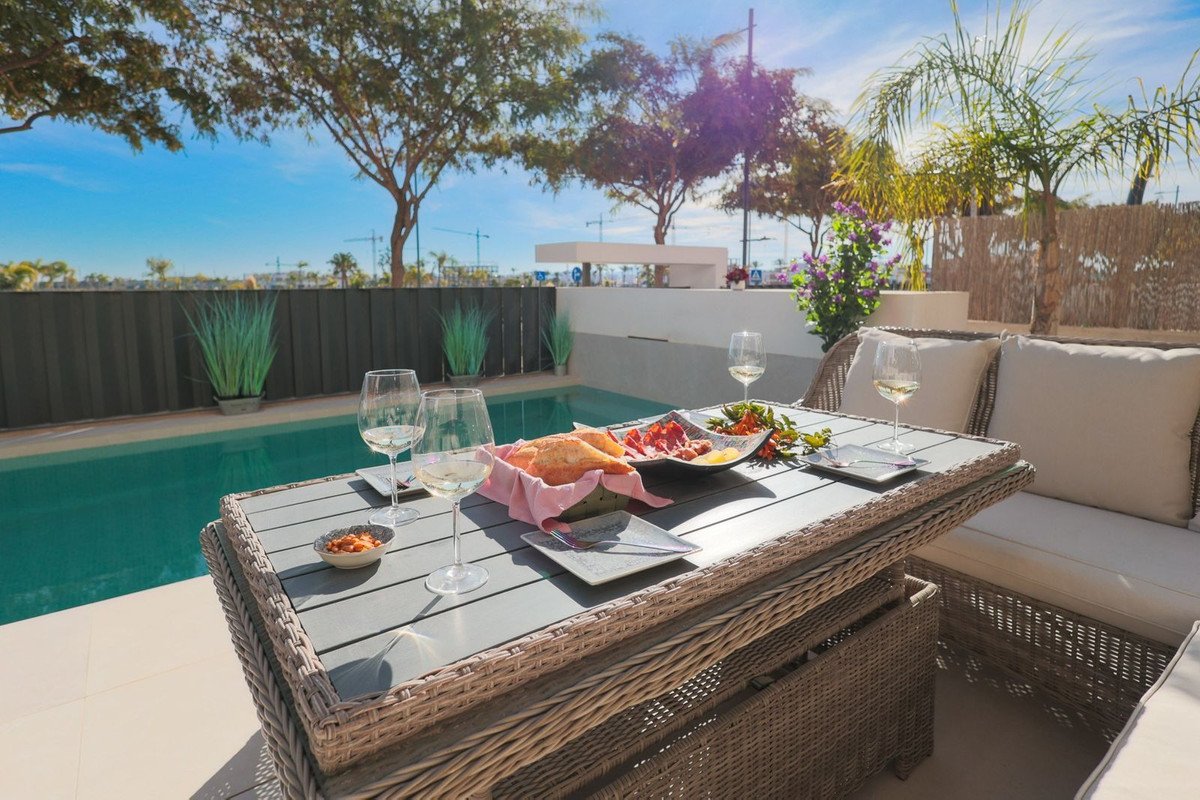 4 Bed Detached Villa in Los Alcazares