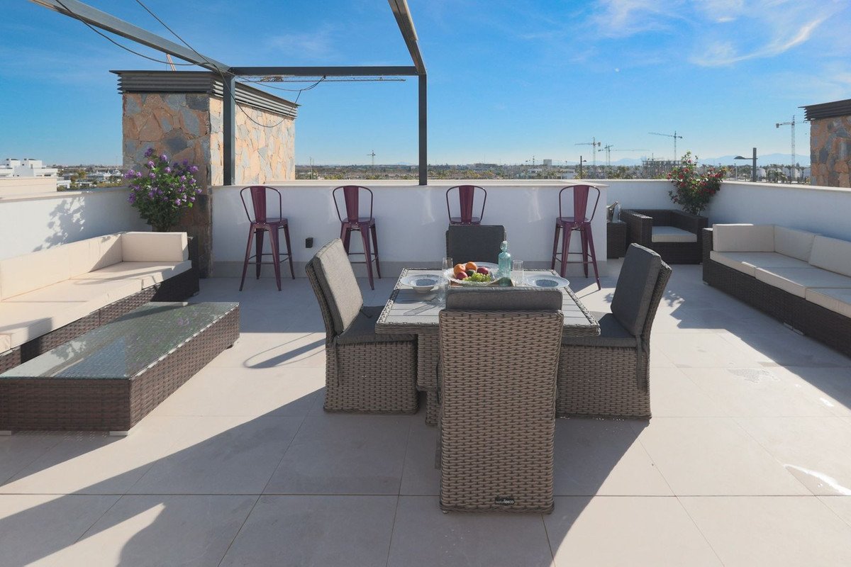 4 Bed Detached Villa in Los Alcazares