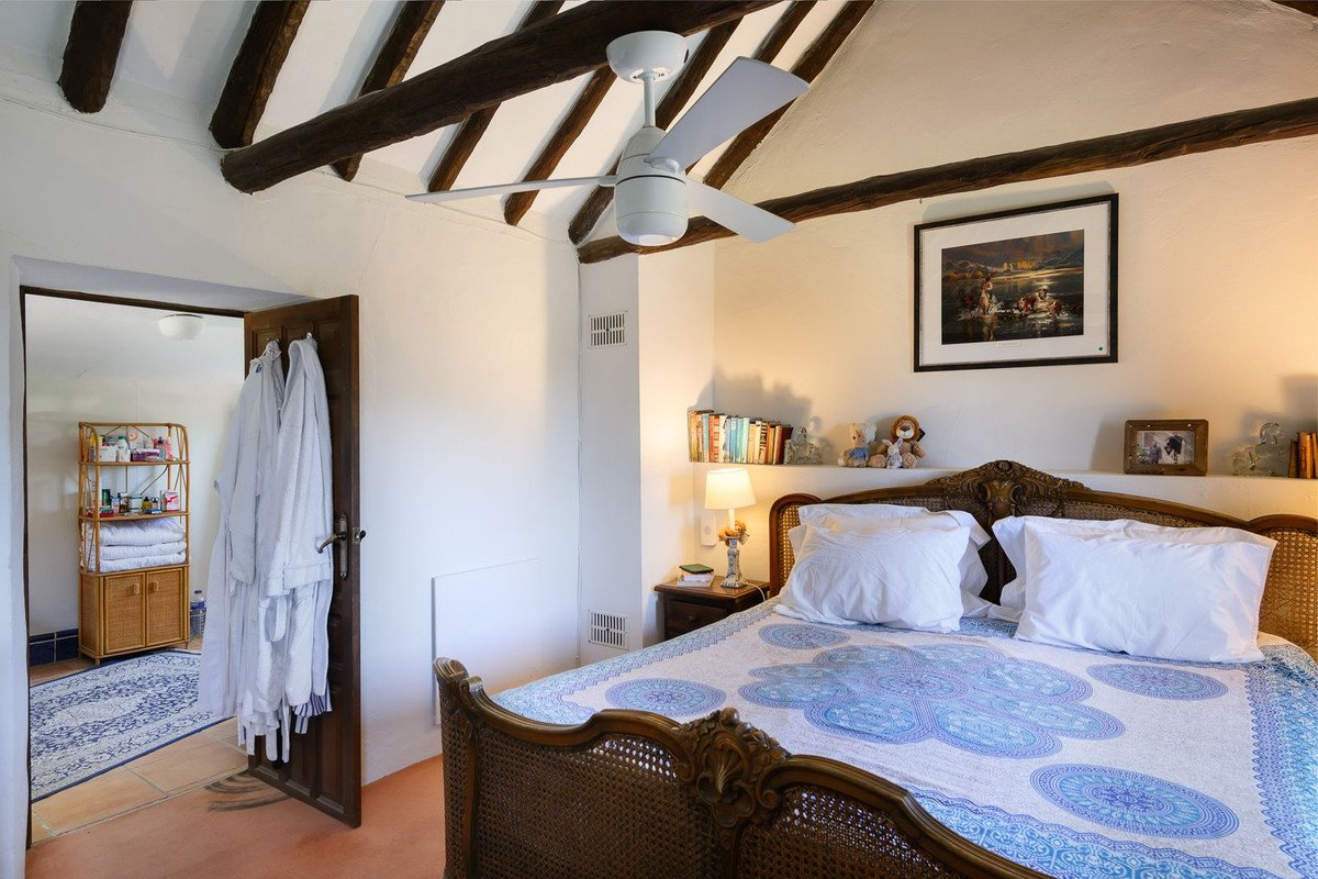 3 Bed Detached Villa in Estepona
