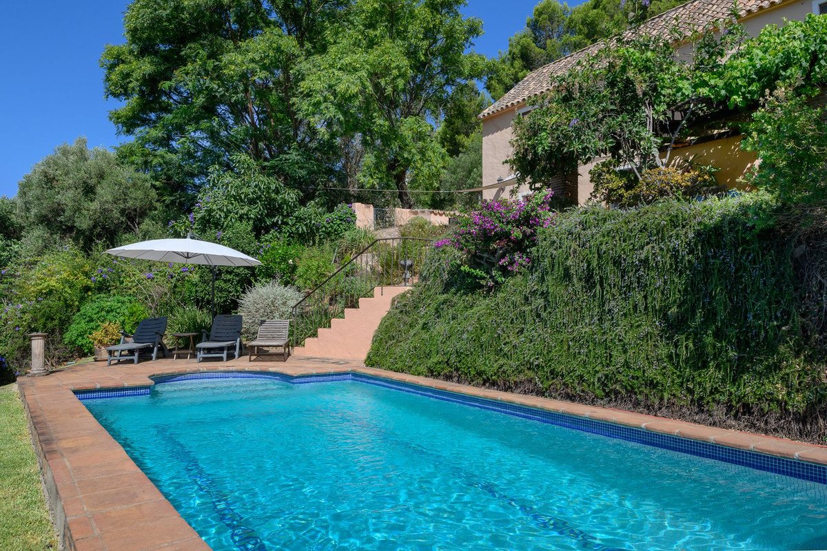 3 Bed Detached Villa in Estepona