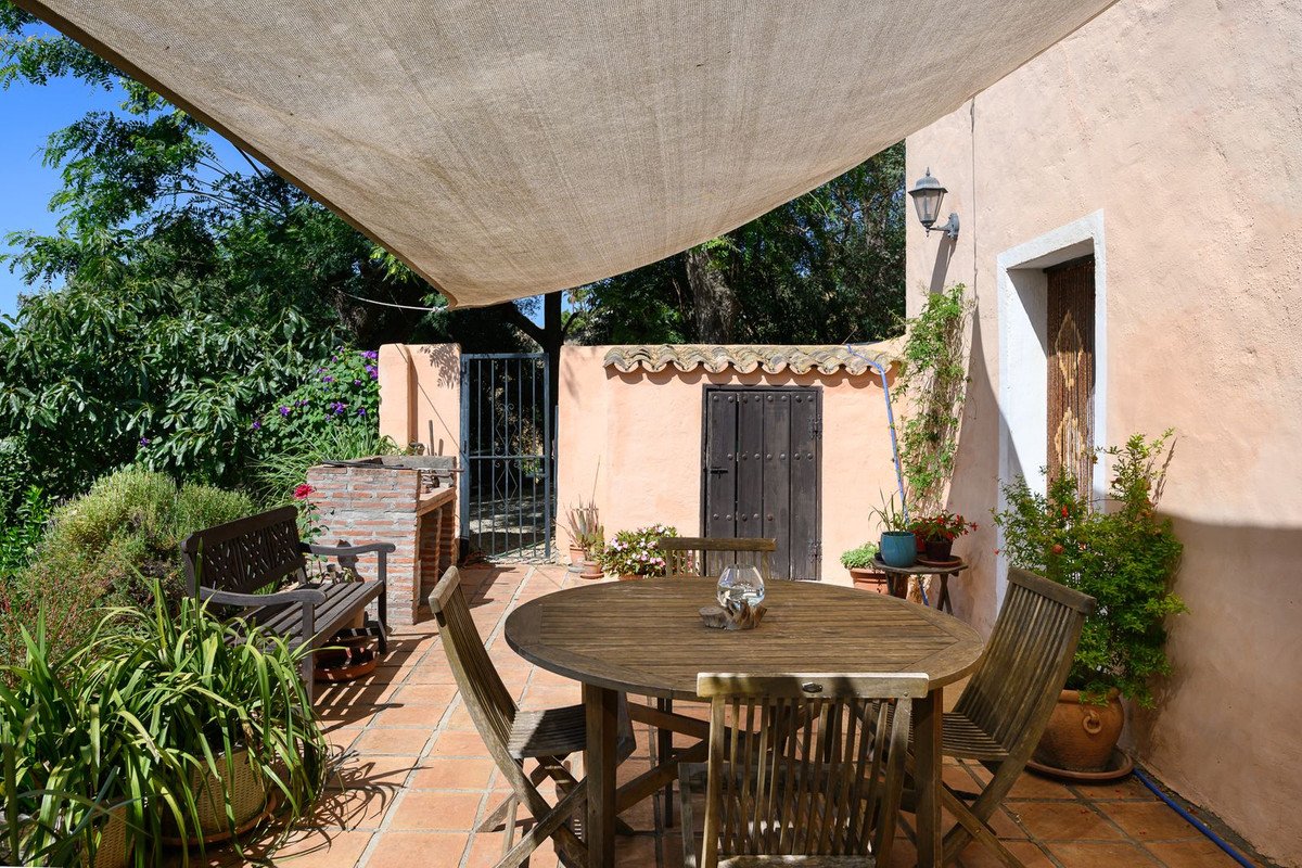 3 Bed Detached Villa in Estepona