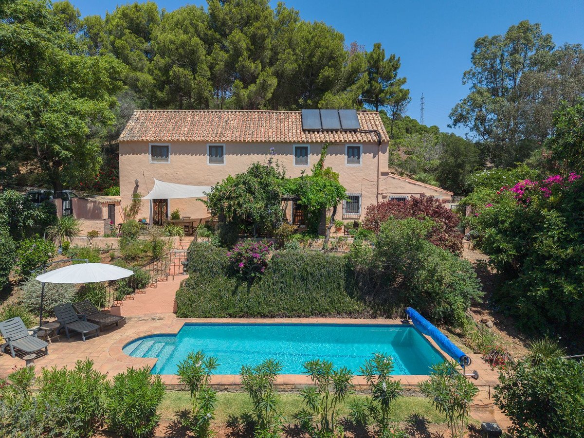 3 Bed Detached Villa in Estepona