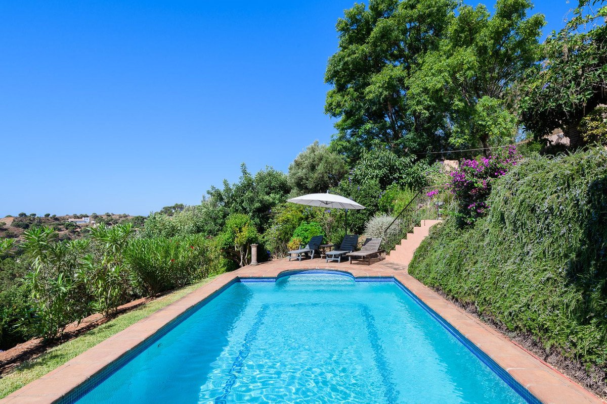 3 Bed Detached Villa in Estepona