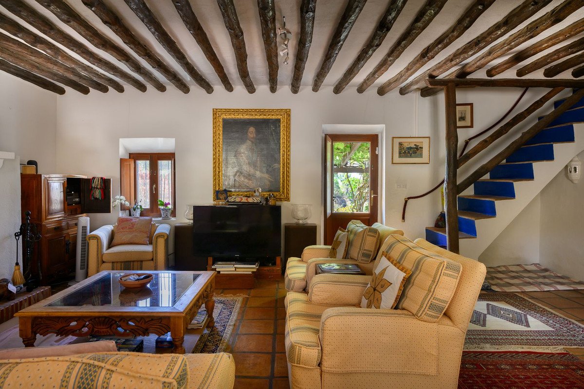 3 Bed Detached Villa in Estepona