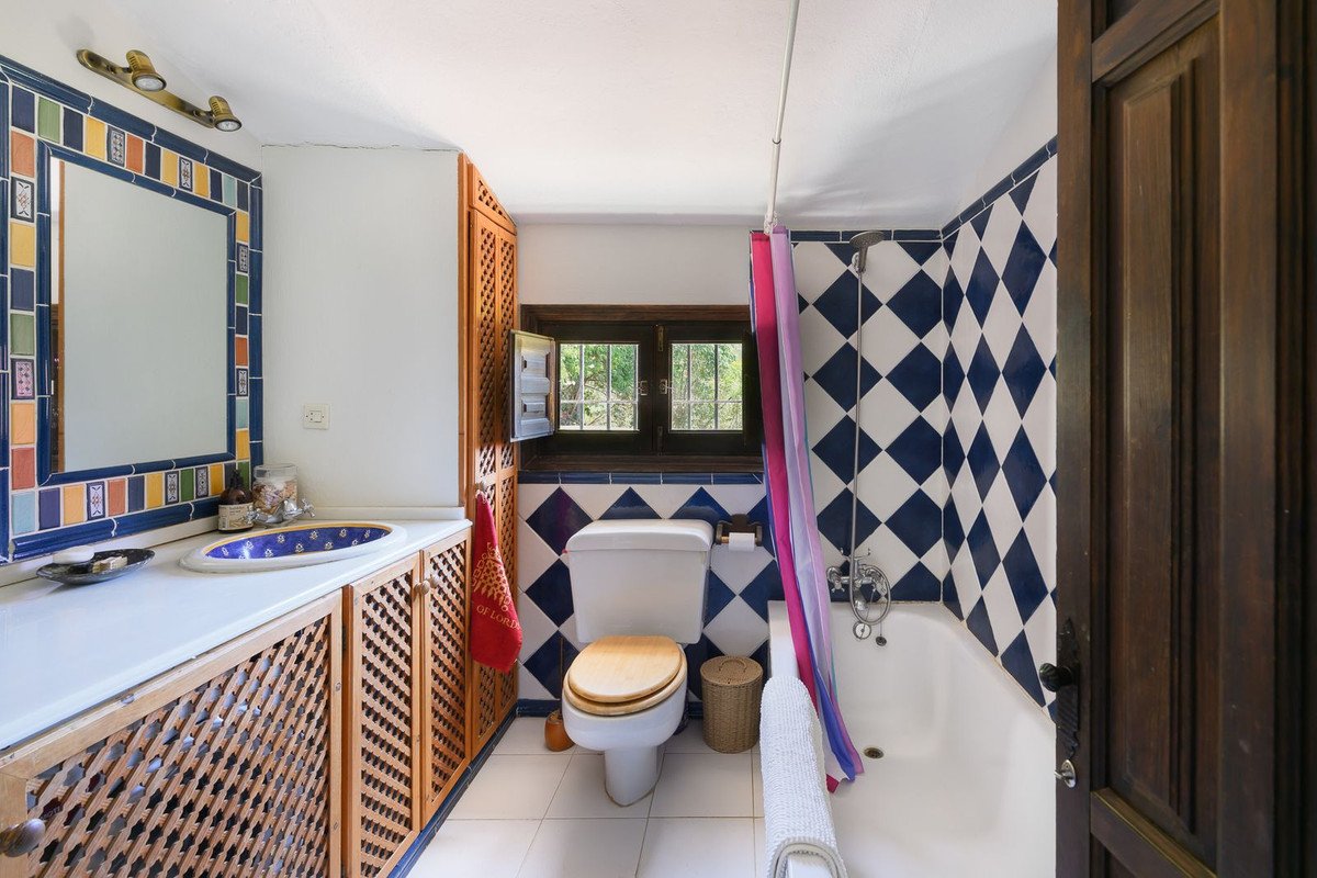 3 Bed Detached Villa in Estepona