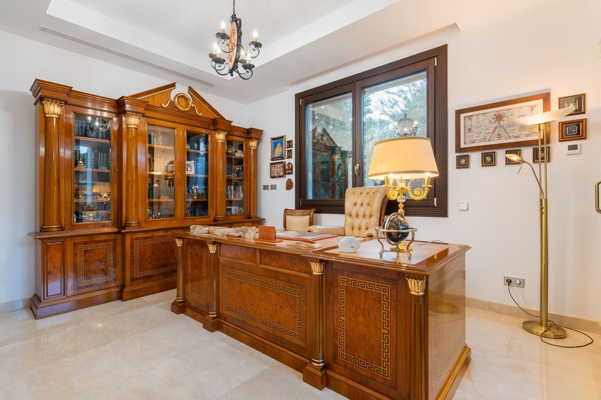 7 Bed Detached Villa in Estepona