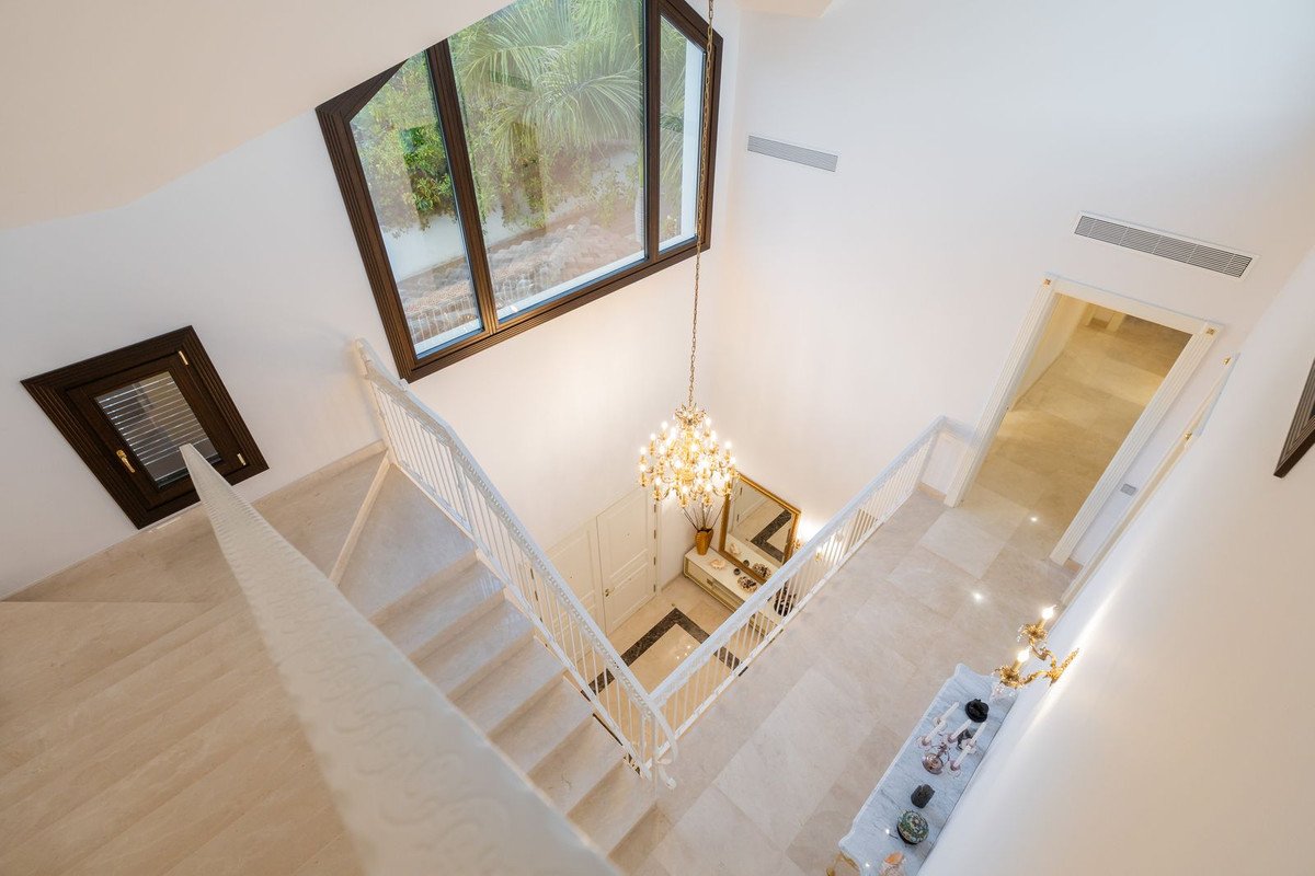 7 Bed Detached Villa in Estepona
