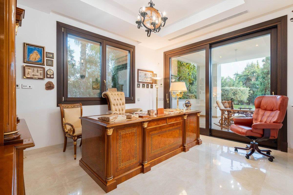 7 Bed Detached Villa in Estepona