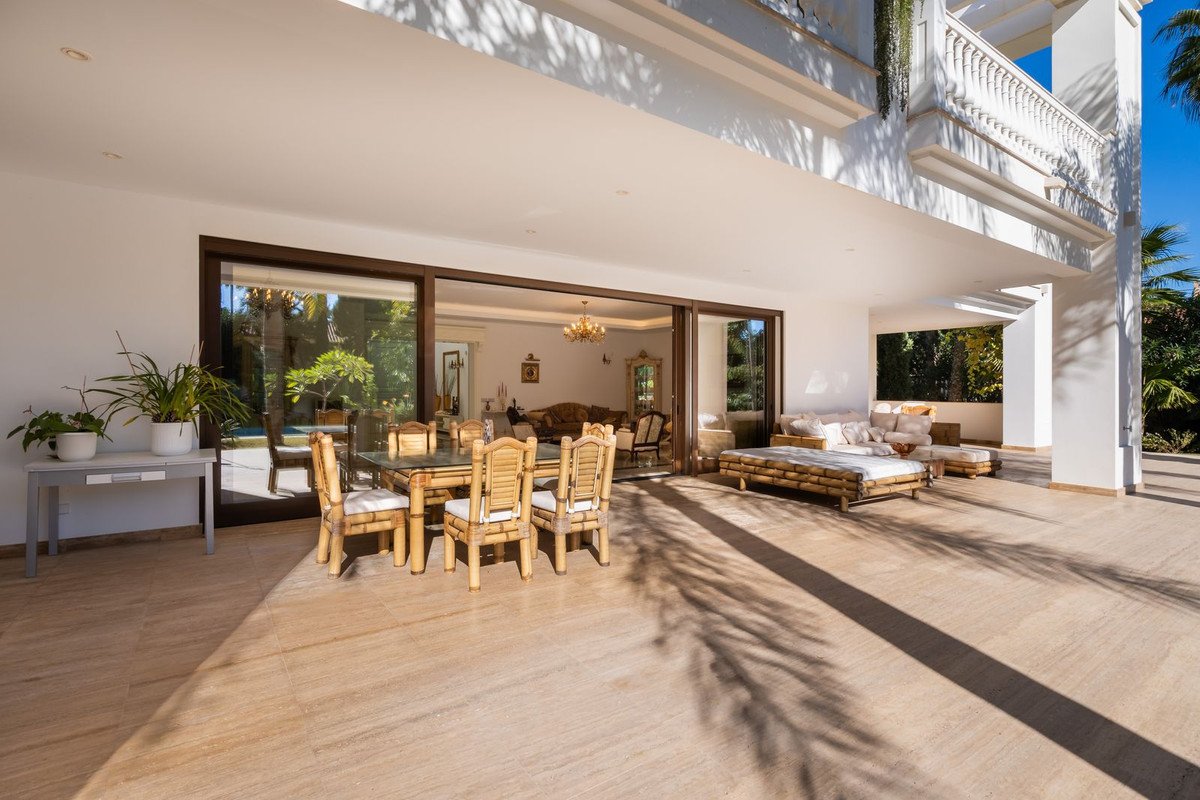 7 Bed Detached Villa in Estepona