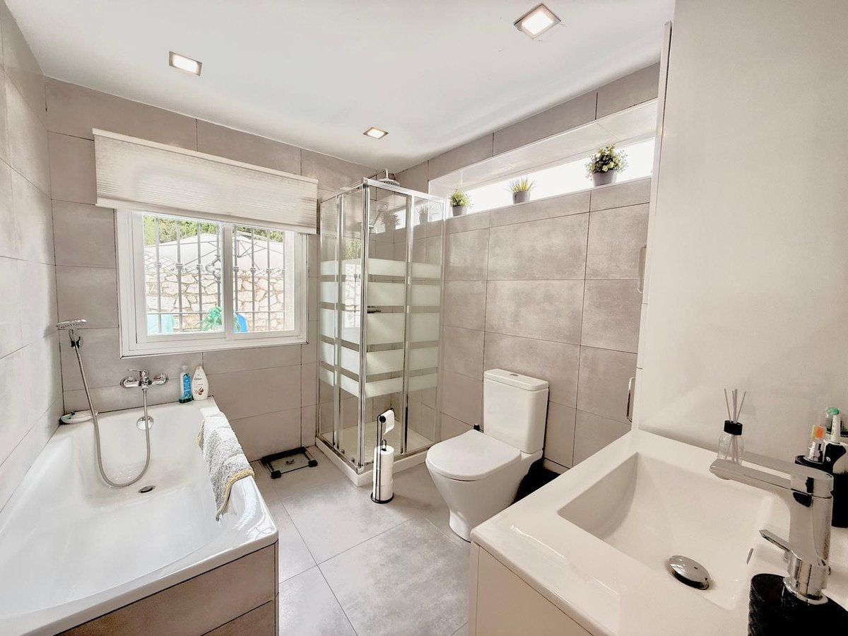 3 Bed Semi-Detached House in Benalmadena