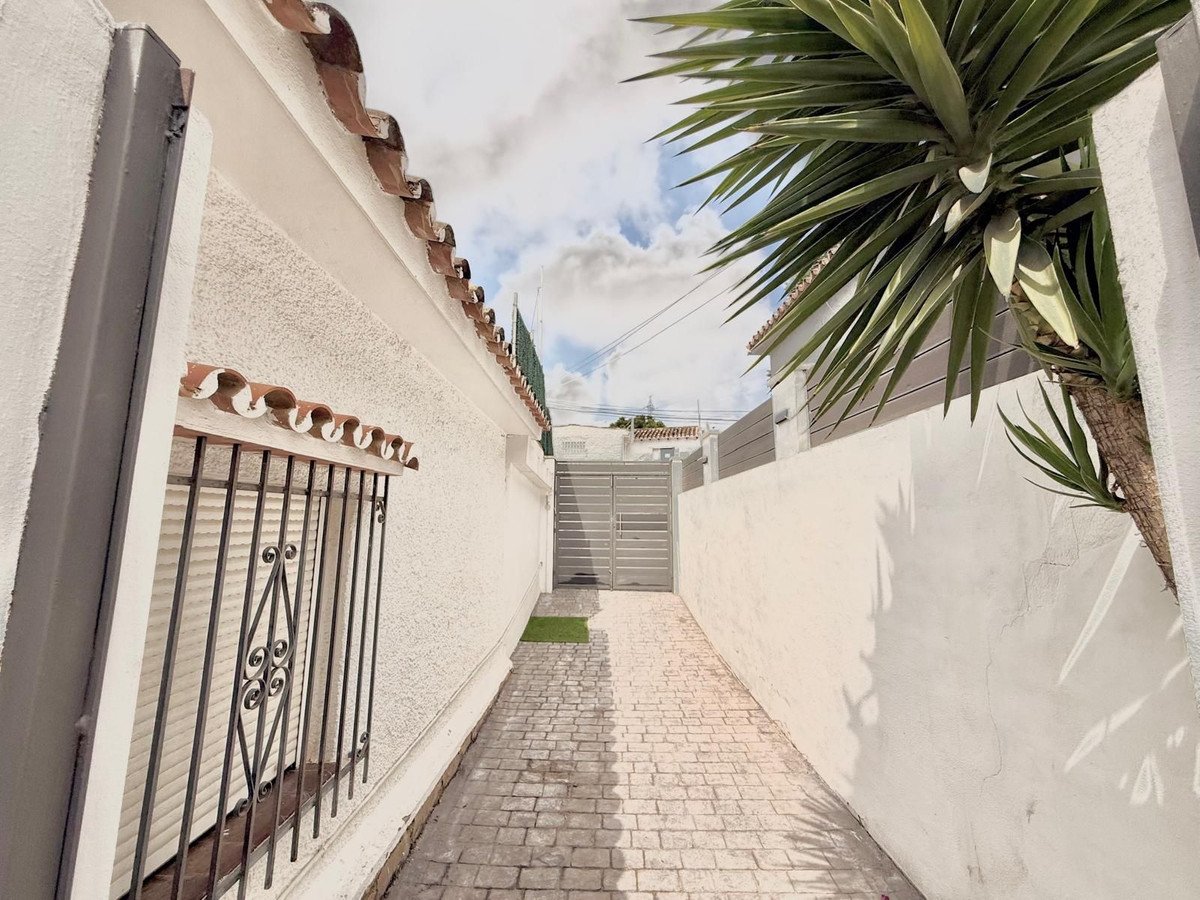 3 Bed Semi-Detached House in Benalmadena