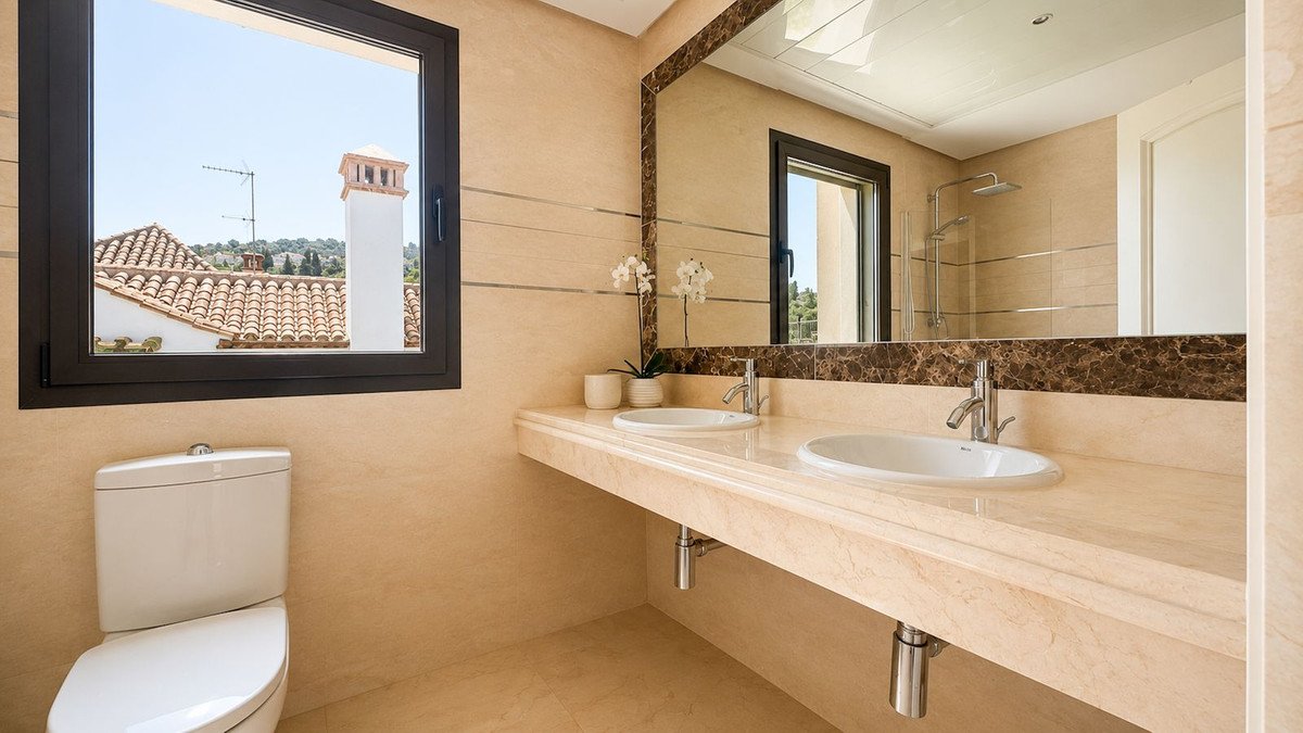 3 Bed Detached Villa in Estepona