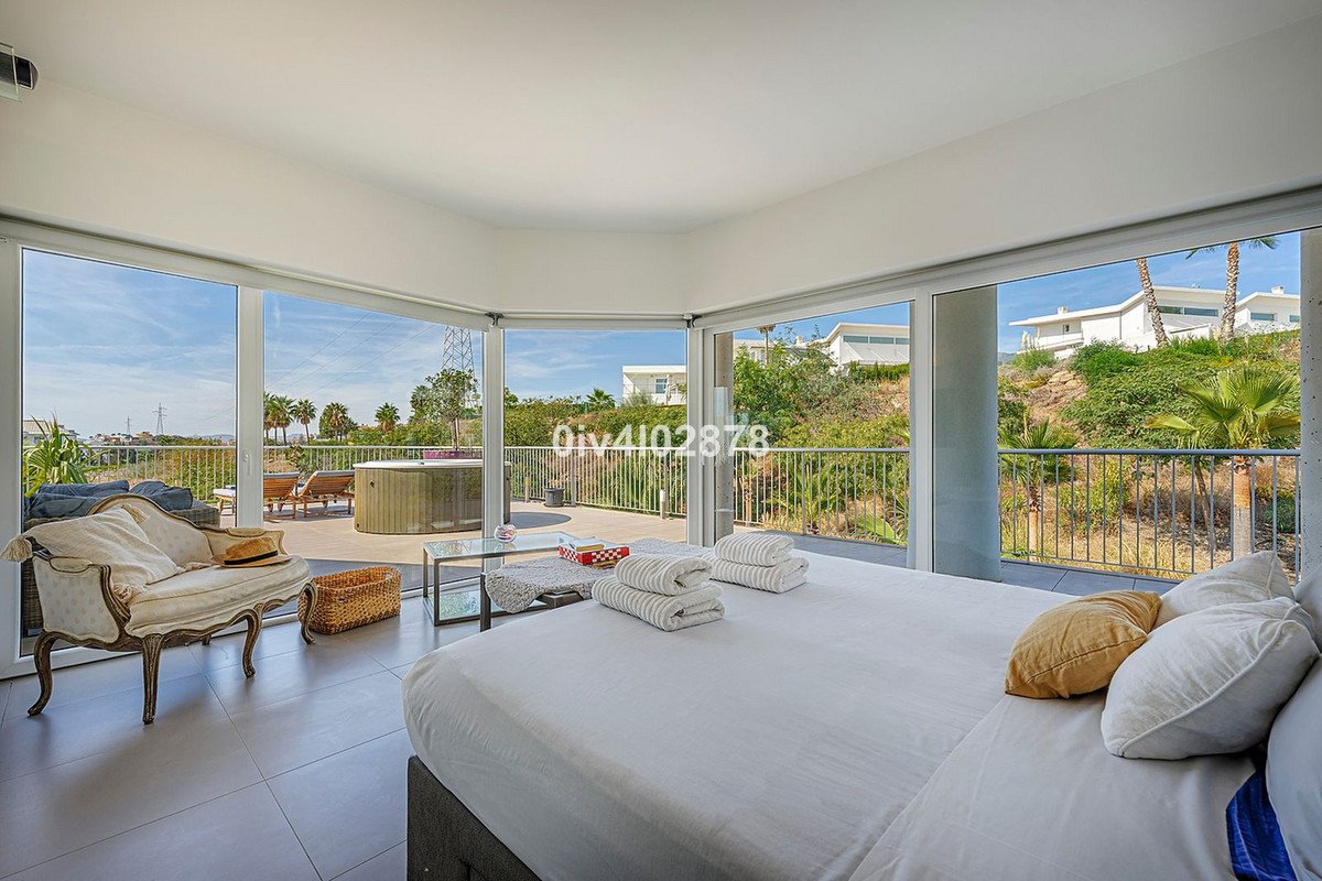 2 Bed Penthouse in Higueron