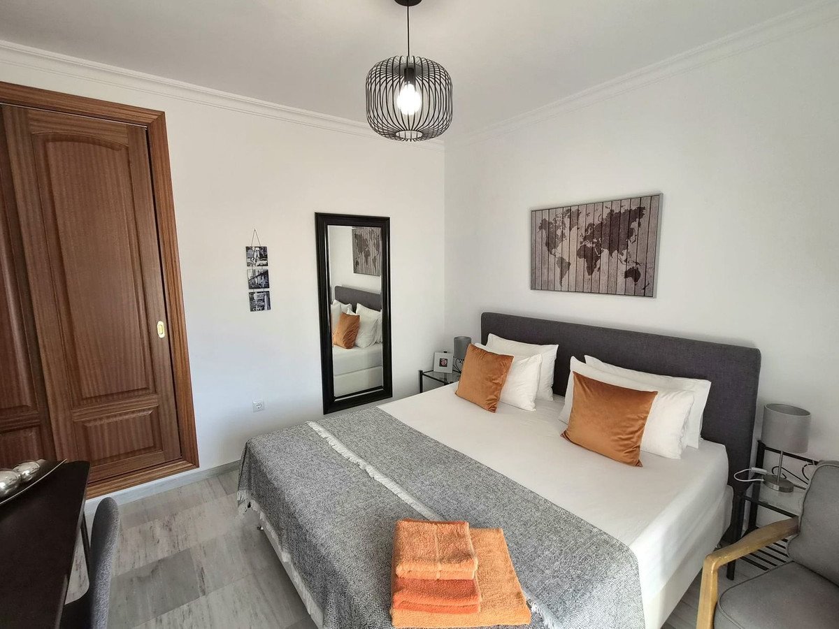 3 Bed Middle Floor Apartment in Alhaurin Golf