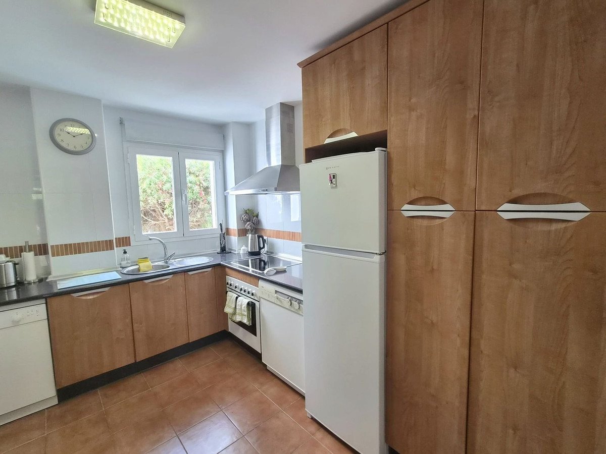 3 Bed Middle Floor Apartment in Alhaurin Golf