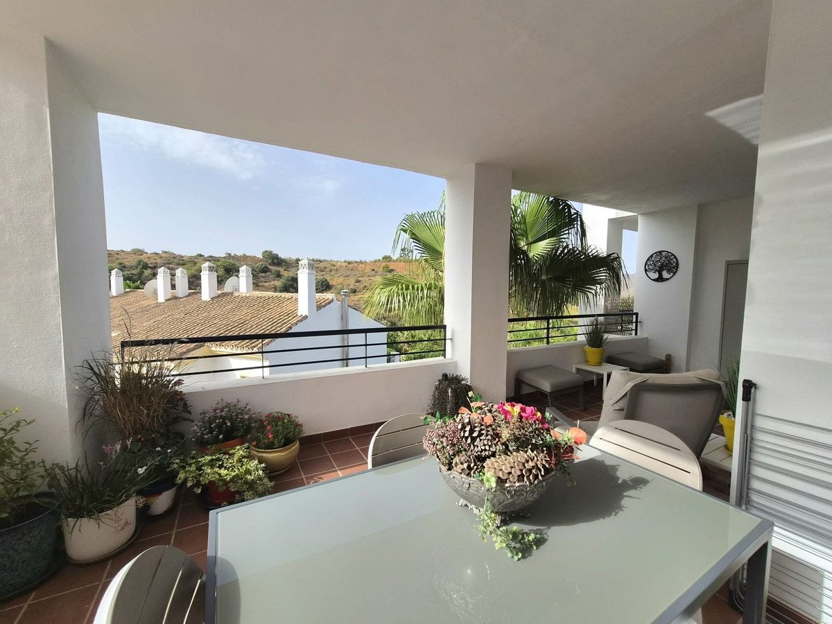 3 Bed Middle Floor Apartment in Alhaurin Golf