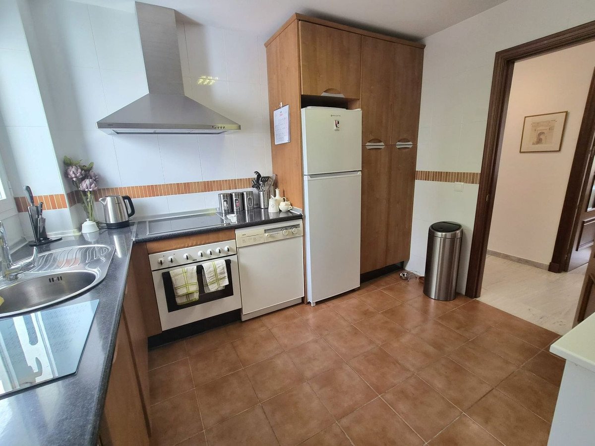 3 Bed Middle Floor Apartment in Alhaurin Golf
