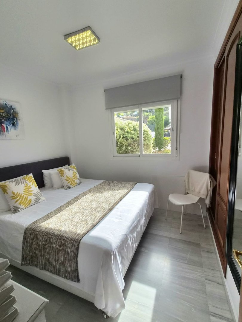 3 Bed Middle Floor Apartment in Alhaurin Golf