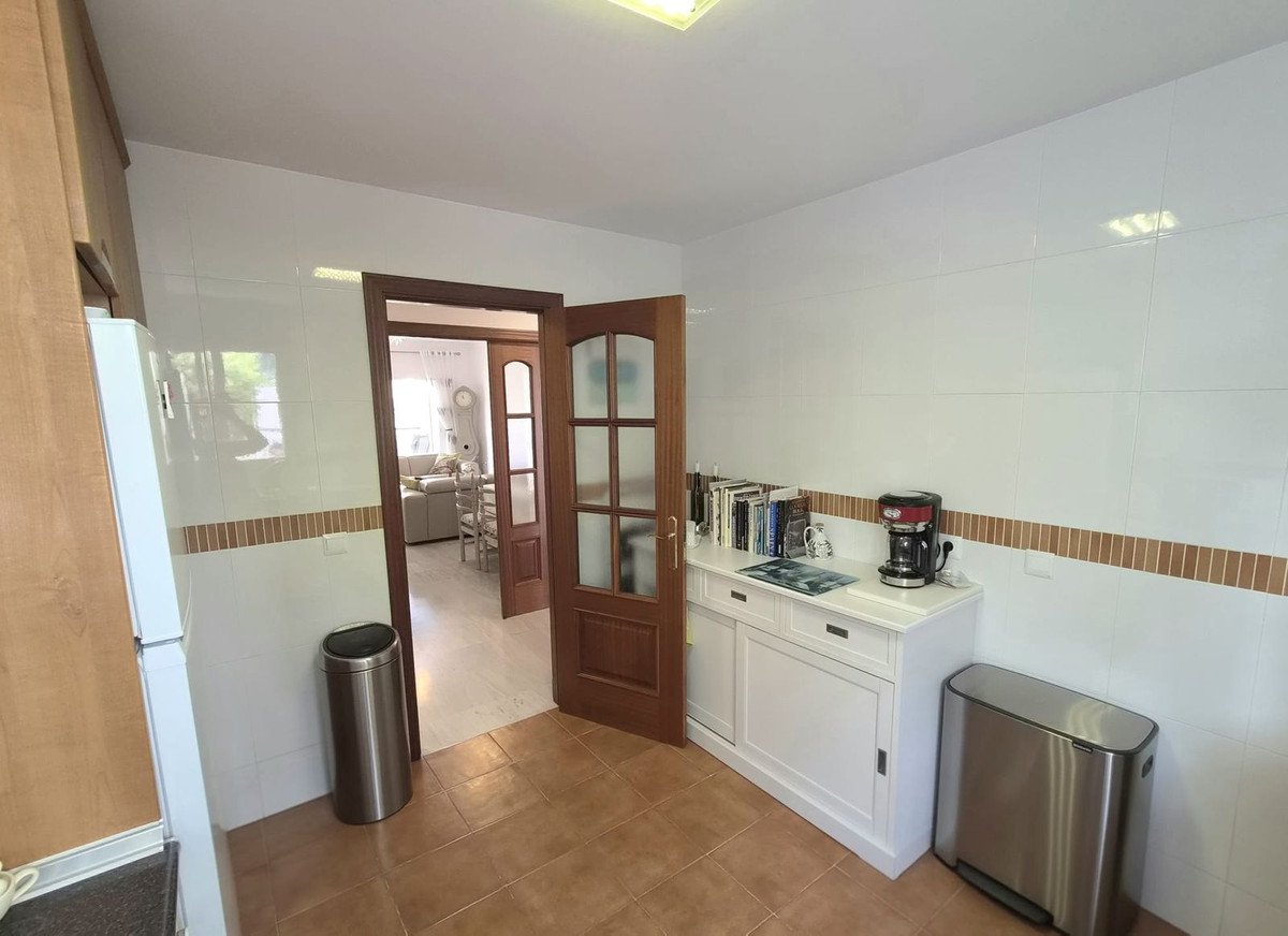 3 Bed Middle Floor Apartment in Alhaurin Golf