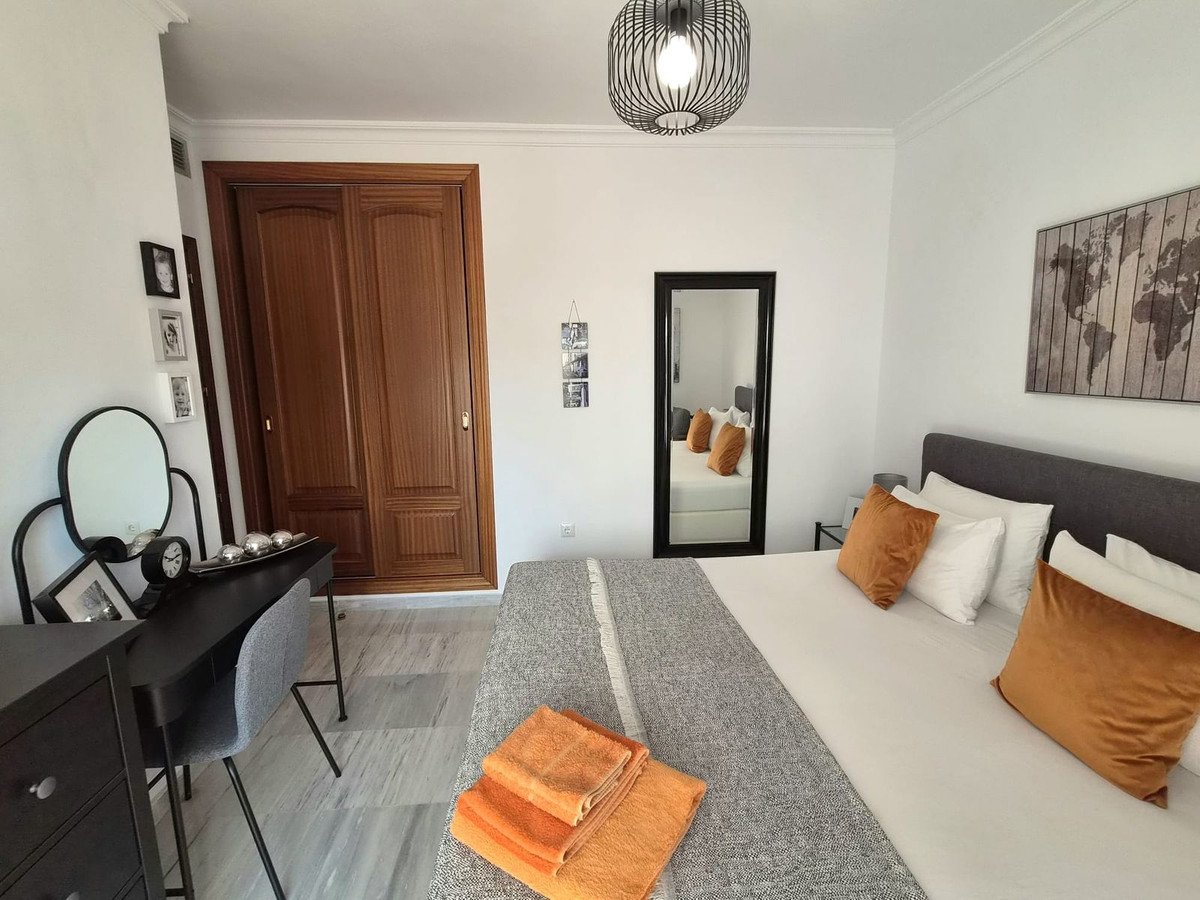 3 Bed Middle Floor Apartment in Alhaurin Golf