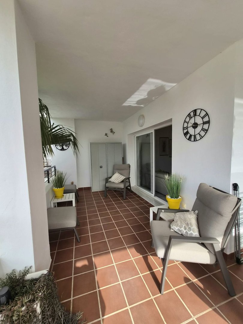 3 Bed Middle Floor Apartment in Alhaurin Golf