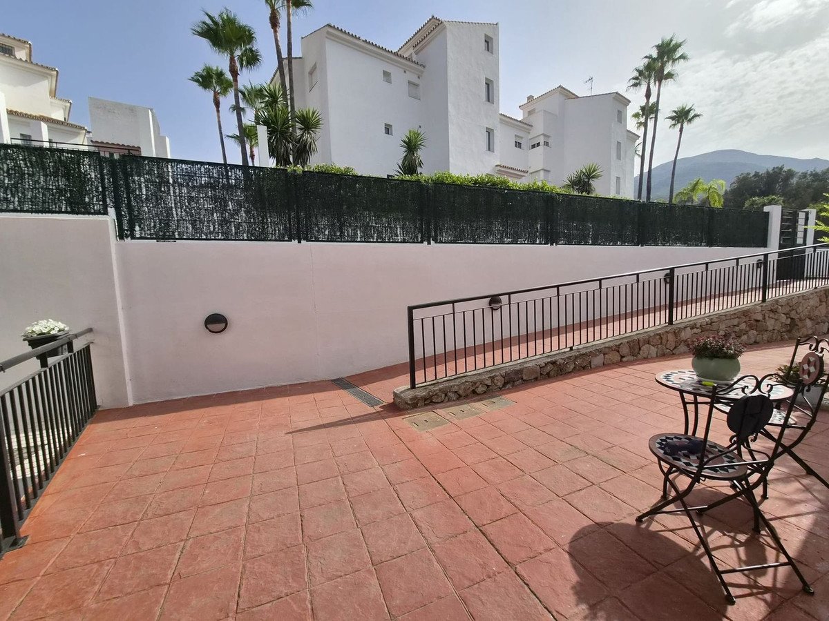3 Bed Middle Floor Apartment in Alhaurin Golf