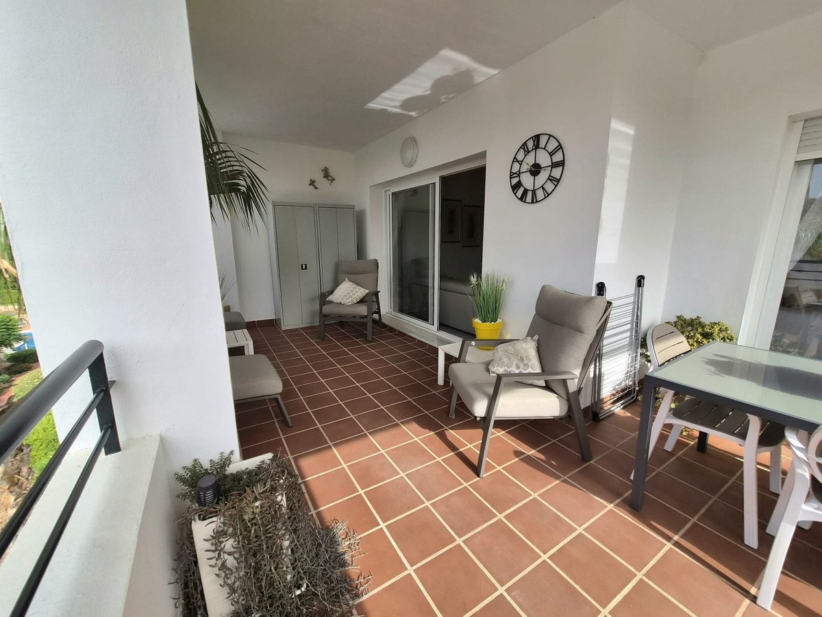 3 Bed Middle Floor Apartment in Alhaurin Golf