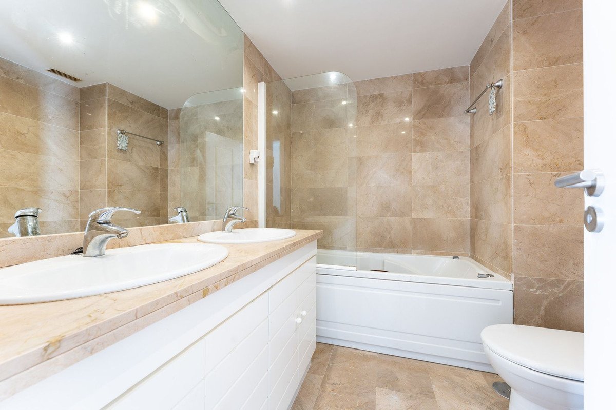 2 Bed Ground Floor Apartment in Torrequebrada