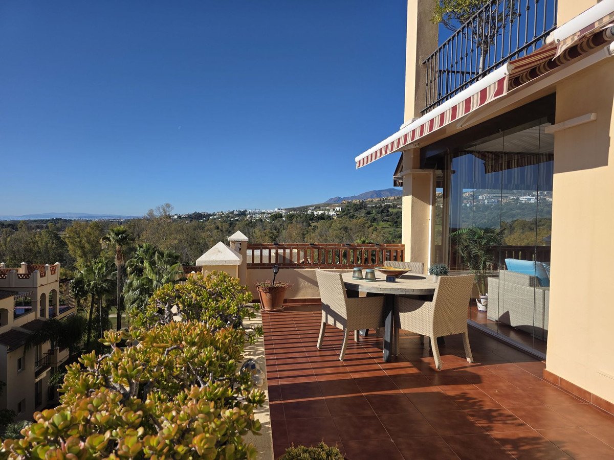 2 Bed Middle Floor Apartment in Atalaya