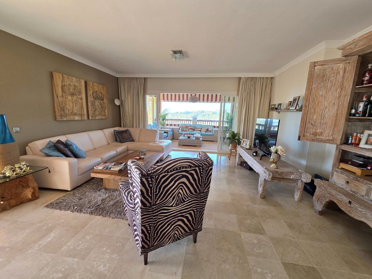 2 Bed Middle Floor Apartment in Atalaya