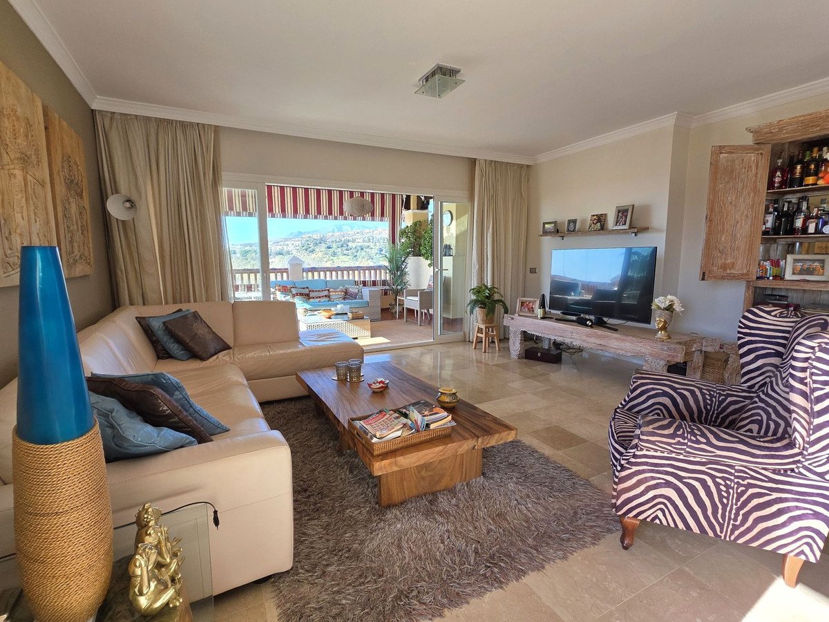 2 Bed Middle Floor Apartment in Atalaya