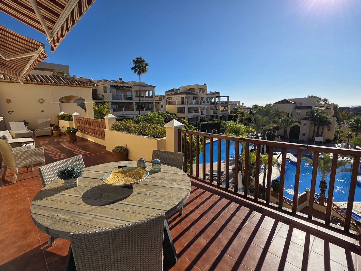 2 Bed Middle Floor Apartment in Atalaya