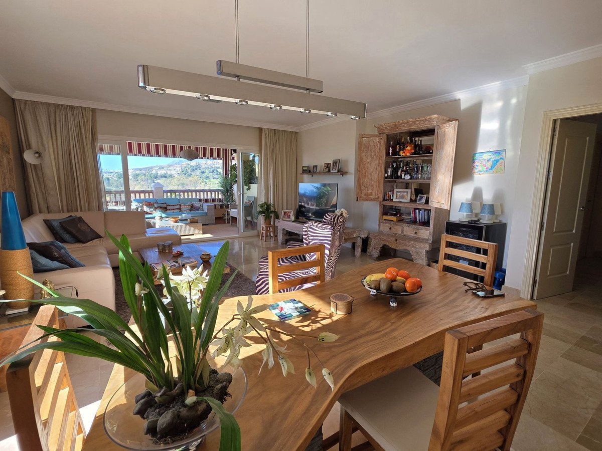 2 Bed Middle Floor Apartment in Atalaya