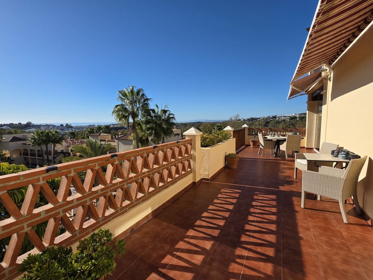 2 Bed Middle Floor Apartment in Atalaya