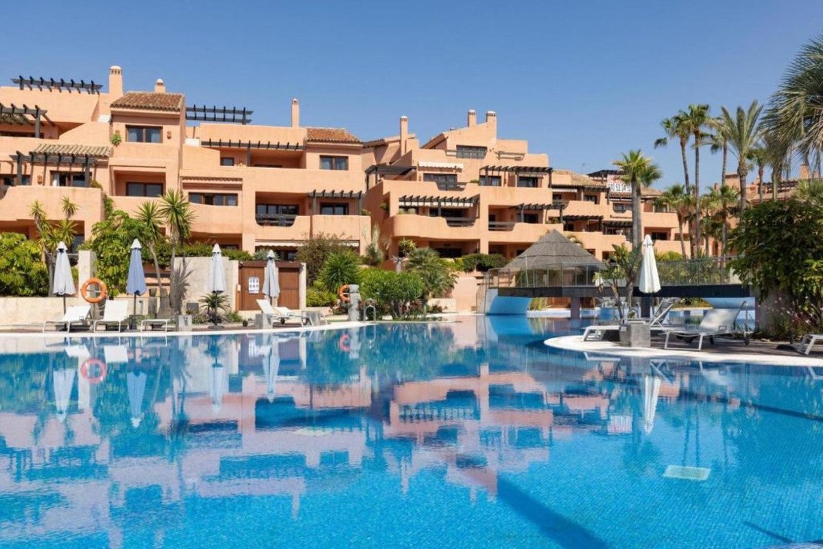 2 Bed Ground Floor Apartment in New Golden Mile