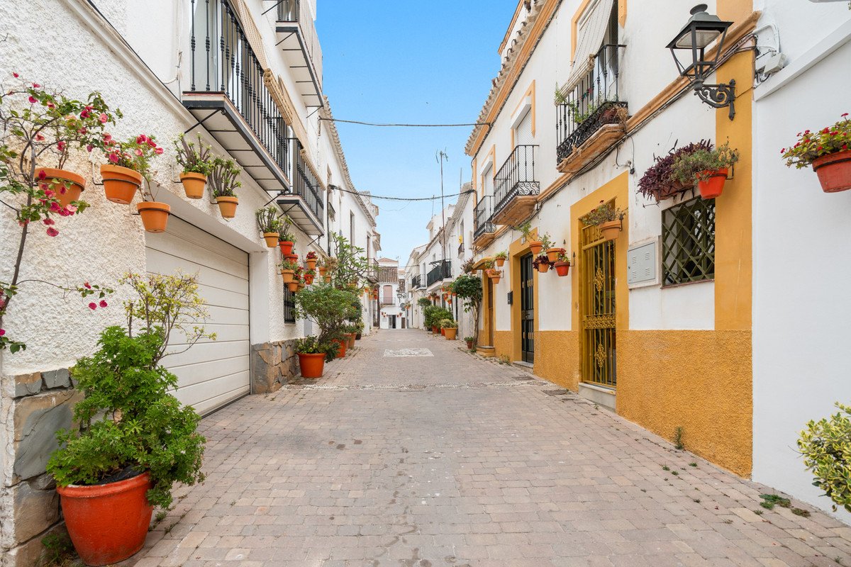 1 Bed Townhouse in Estepona
