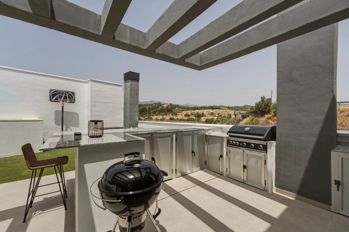 4 Bed Penthouse in Estepona