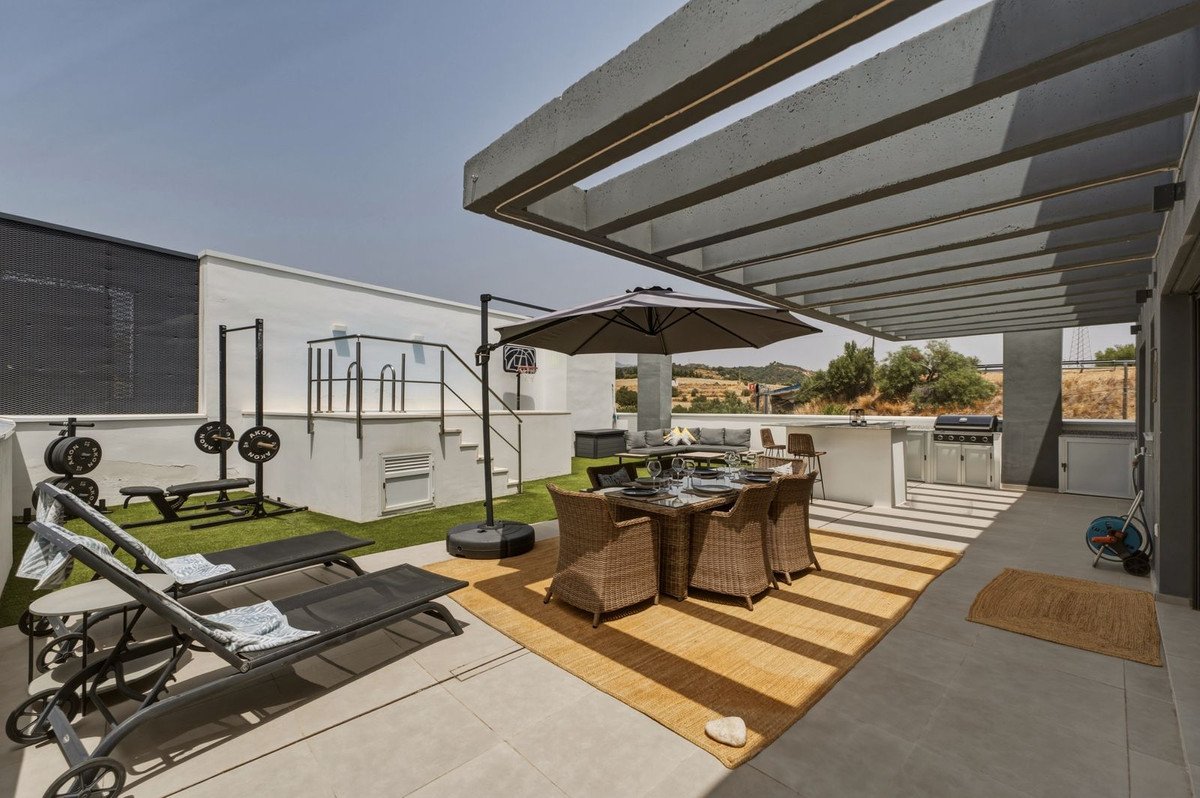 4 Bed Penthouse in Estepona