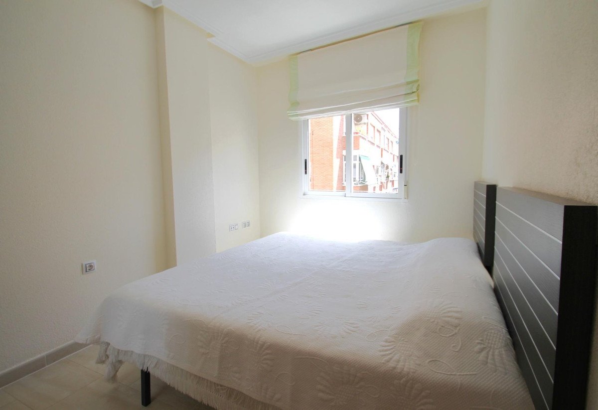 2 Bed Middle Floor Apartment in Torrevieja