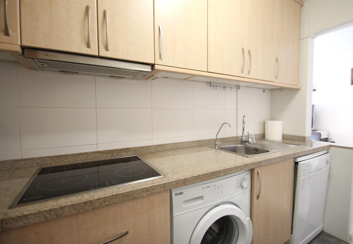 2 Bed Middle Floor Apartment in Torrevieja