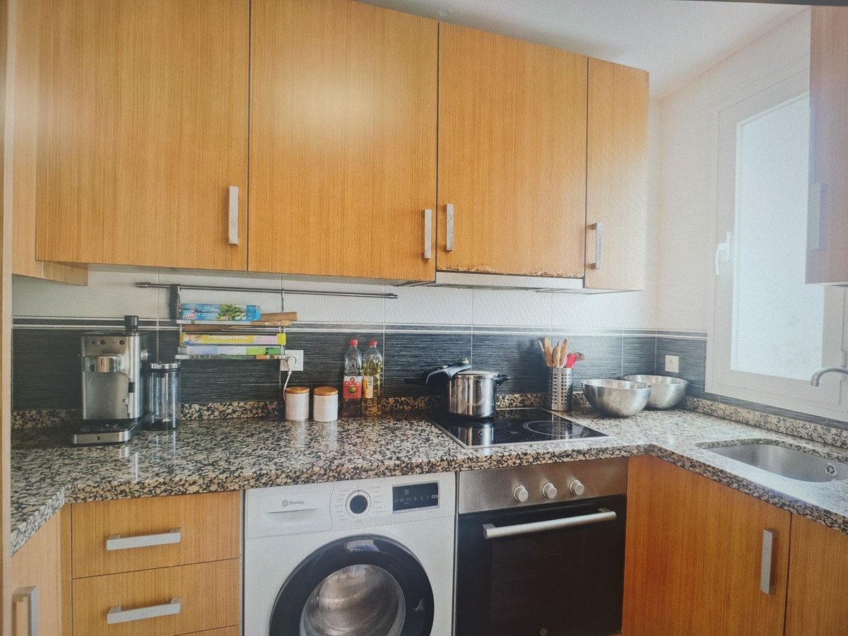 2 Bed Middle Floor Apartment in Arroyo de la Miel